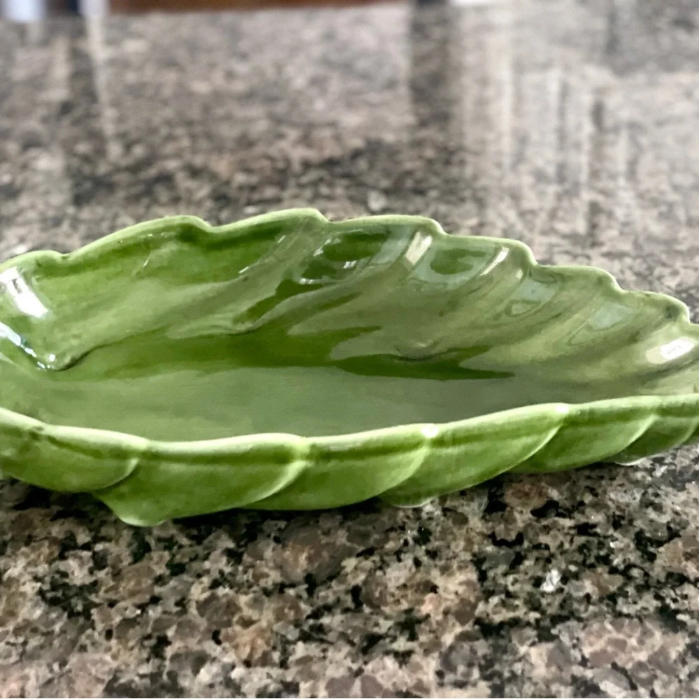 Italian Green Leaf-Shaped Ceramic Dish - Picture 5 of 11